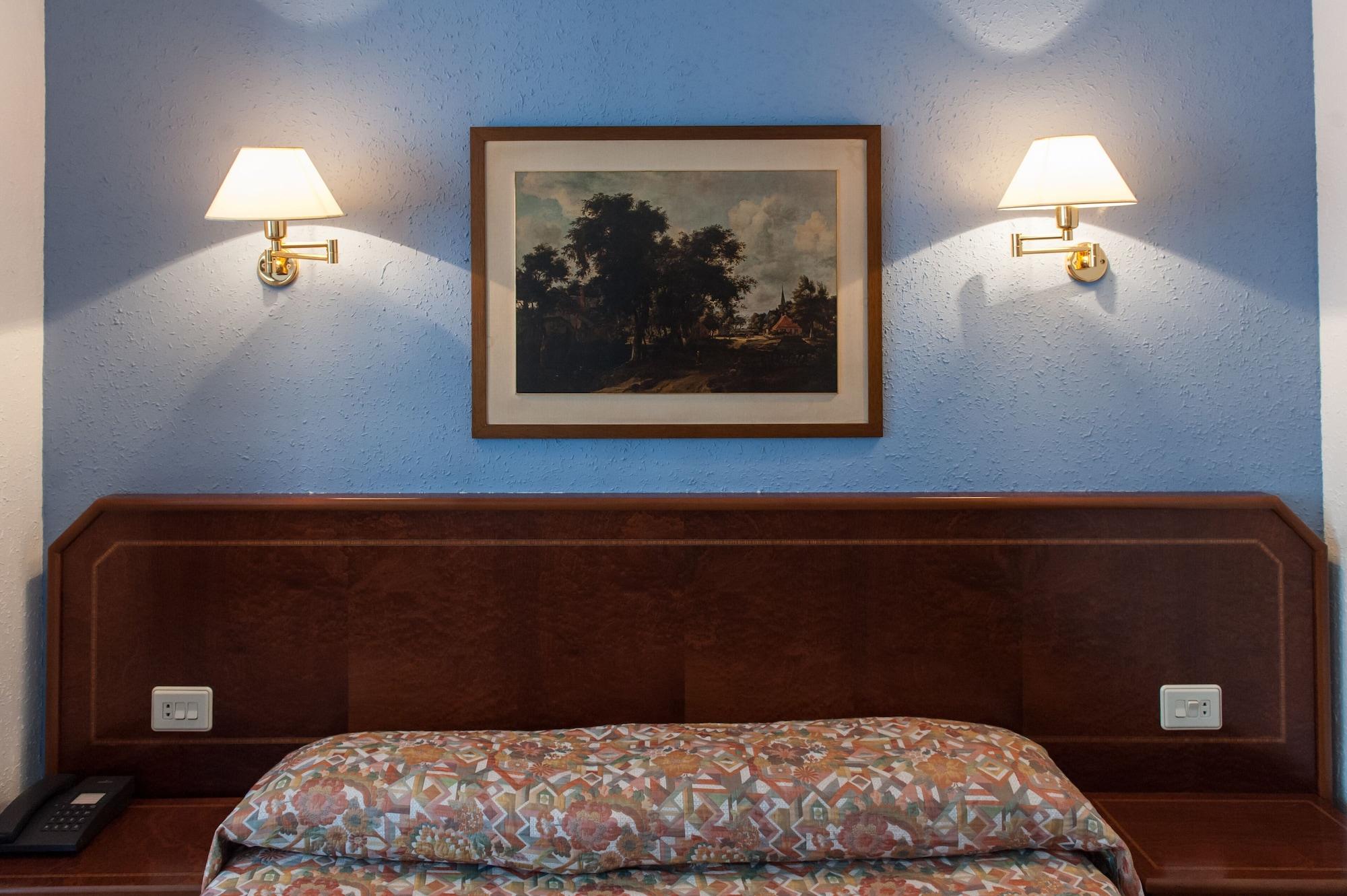 Hotel Unzaga Plaza Éibar Екстериор снимка