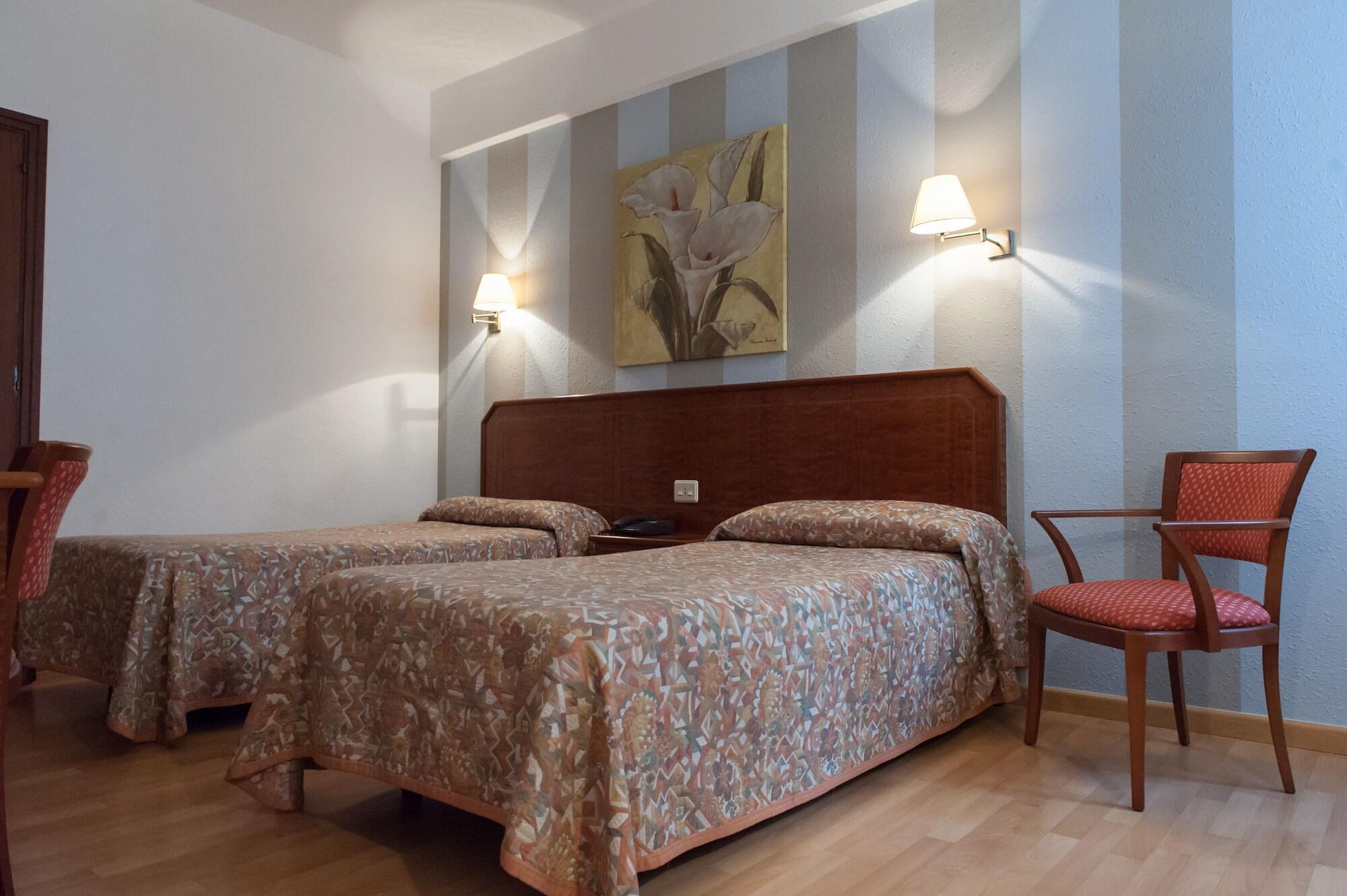 Hotel Unzaga Plaza Éibar Екстериор снимка