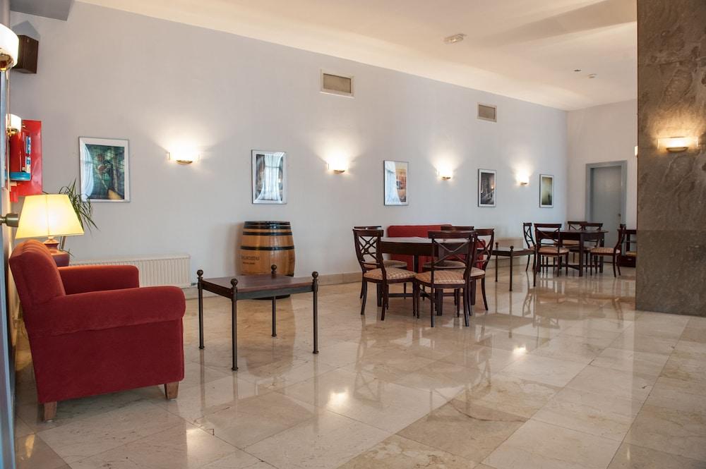 Hotel Unzaga Plaza Éibar Екстериор снимка