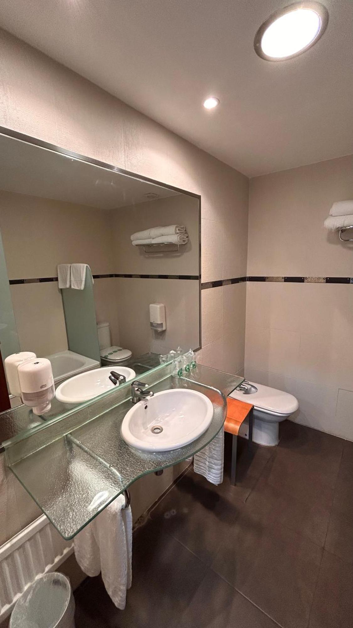 Hotel Unzaga Plaza Éibar Екстериор снимка