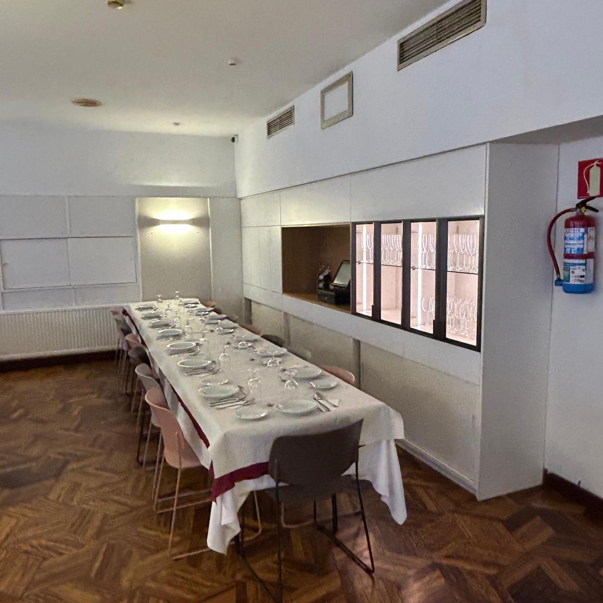 Hotel Unzaga Plaza Éibar Екстериор снимка