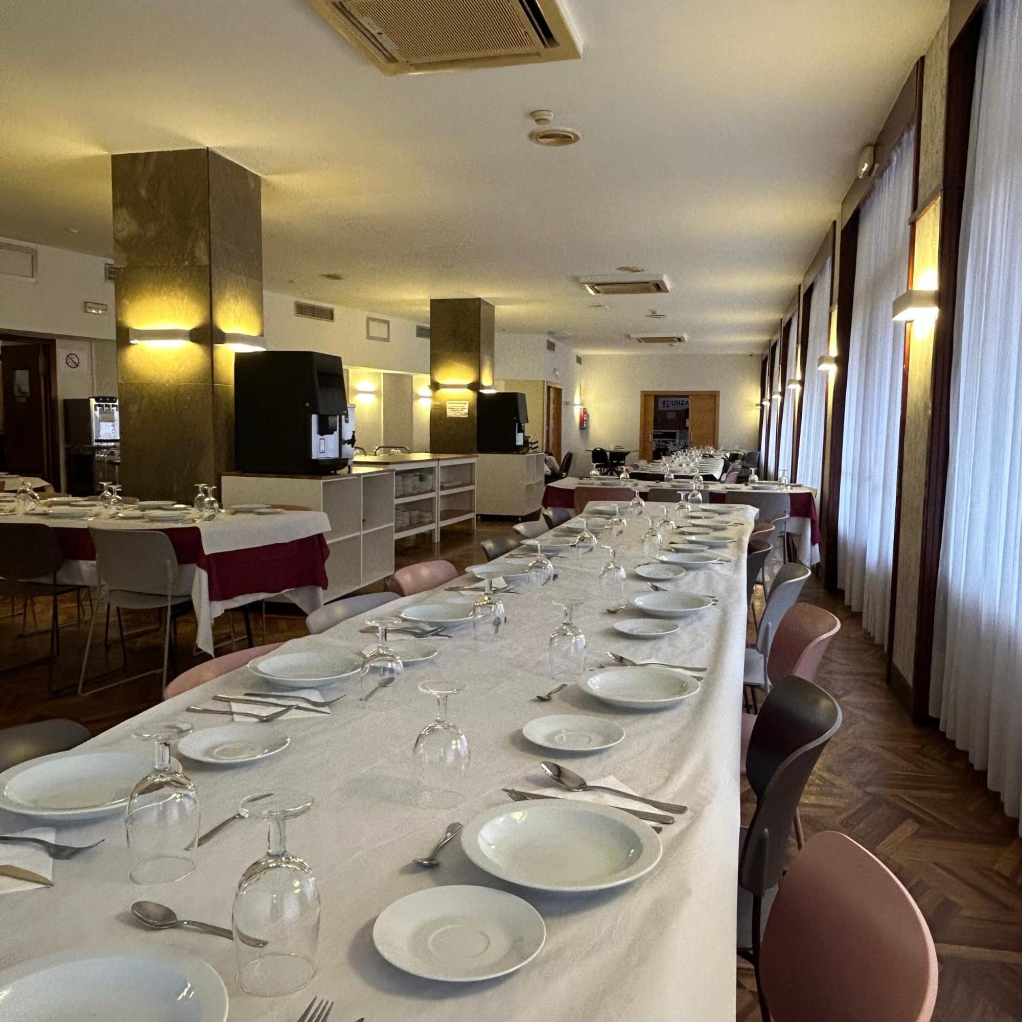 Hotel Unzaga Plaza Éibar Екстериор снимка