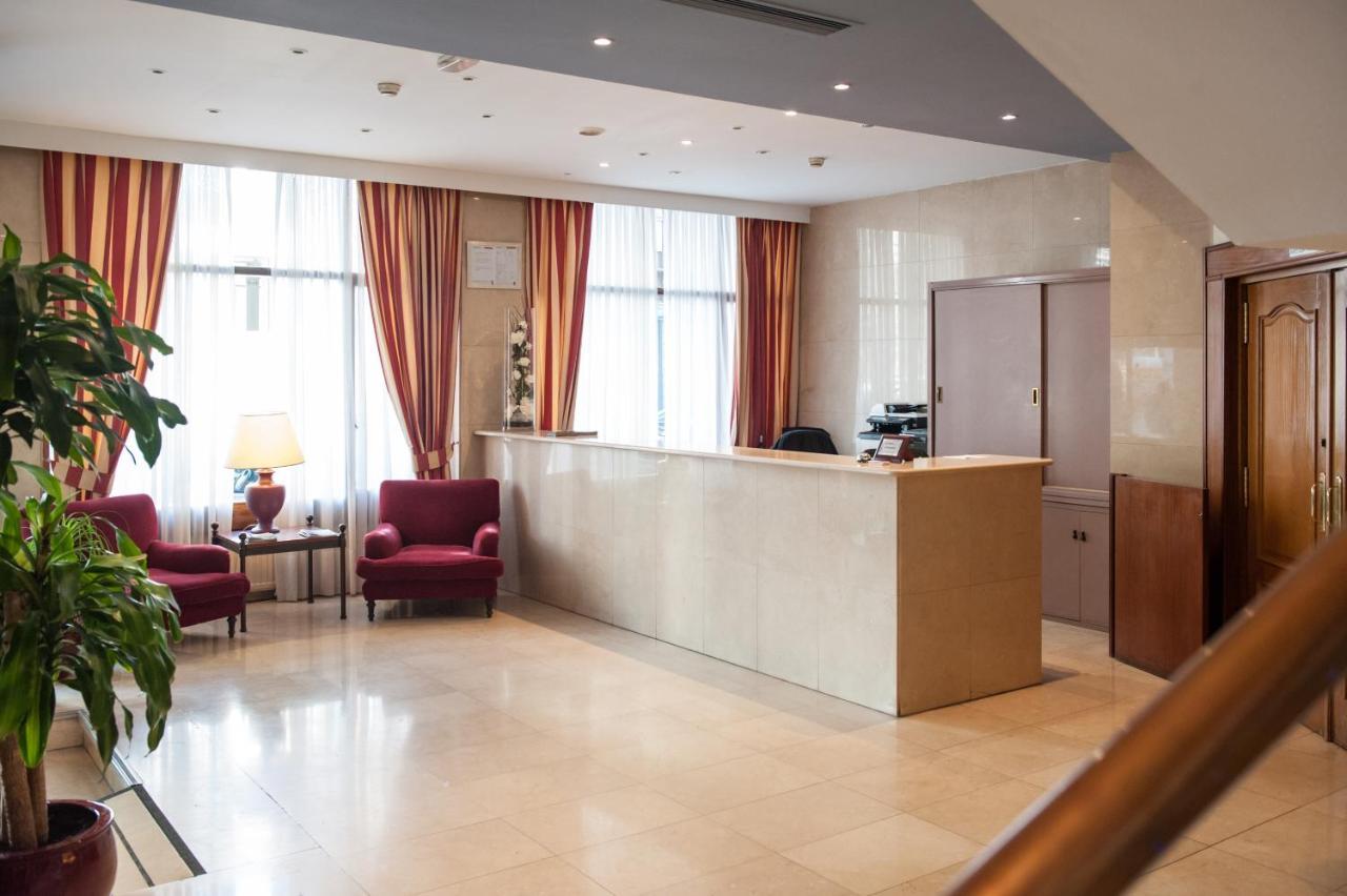 Hotel Unzaga Plaza Éibar Екстериор снимка